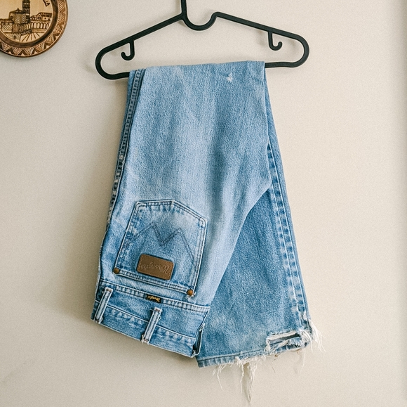 Wrangler Denim - Distressed Wrangler Jeans ( S )